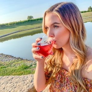 Meet your Posher, Abbey